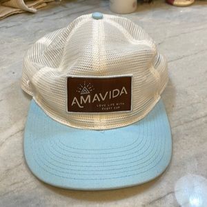 white snapback